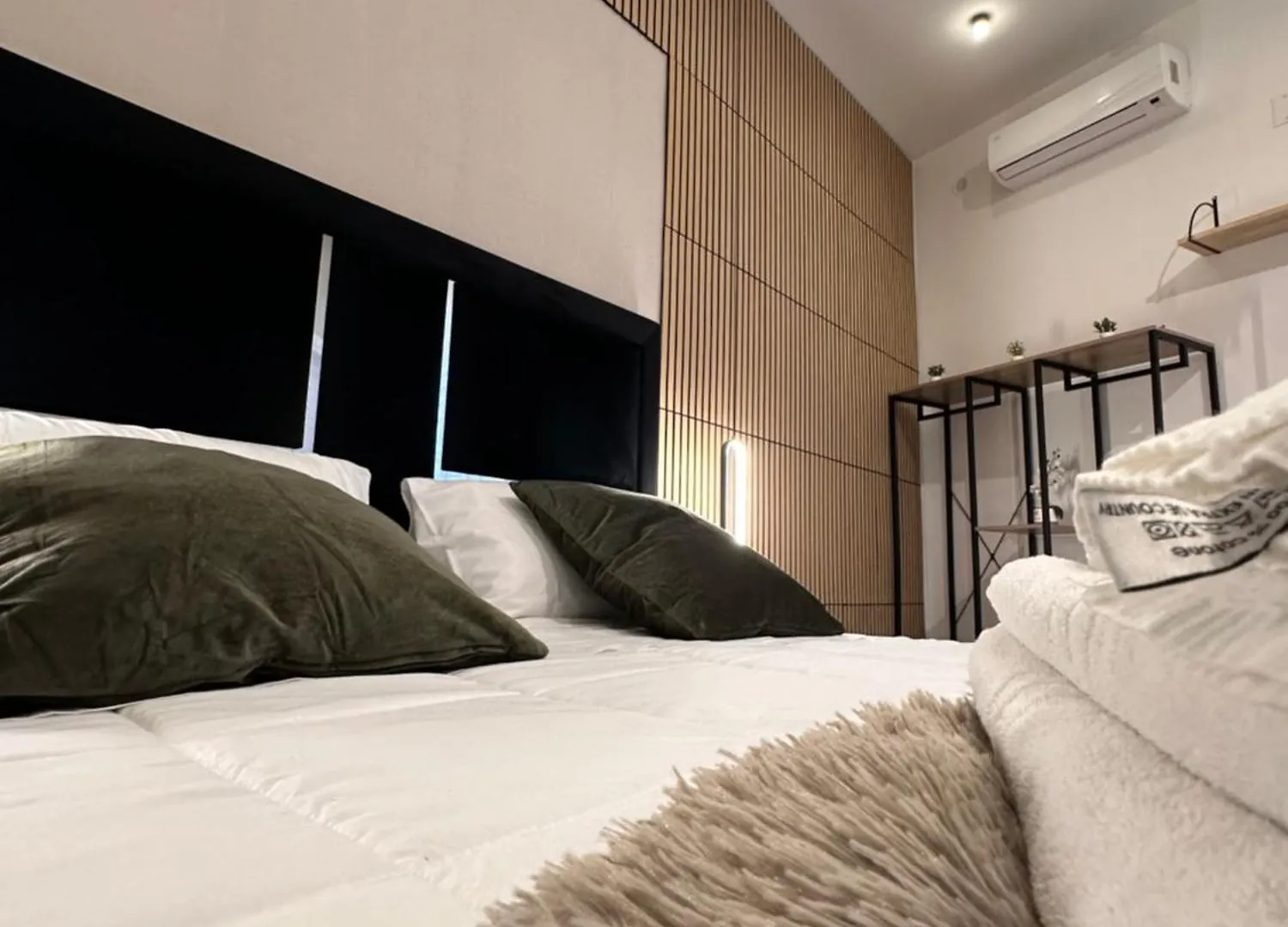 Priority Boarding Apartment Naples