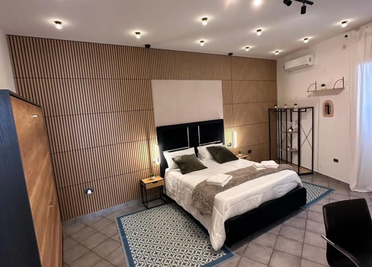 Priority Boarding Apartment Naples