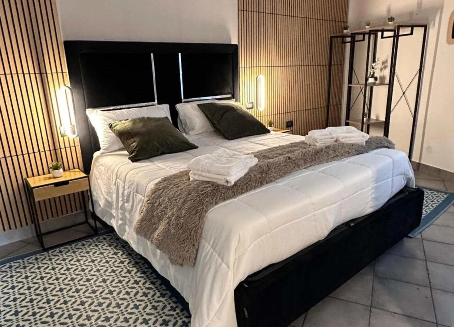 Priority Boarding Apartment Naples 0*,  Italy